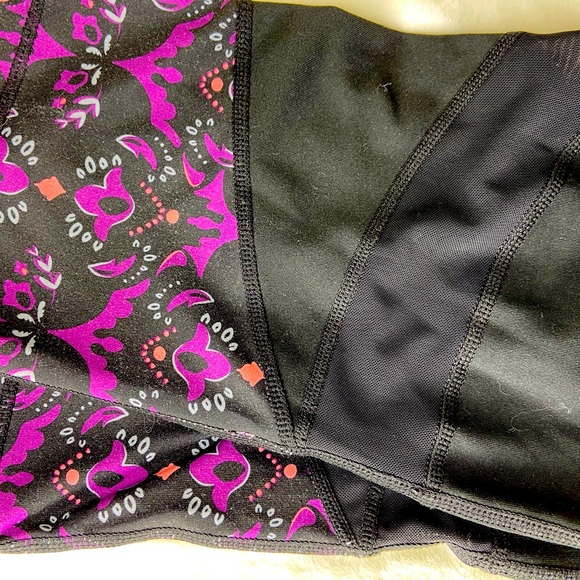 Workout Pants Capri - Picture 2 of 5